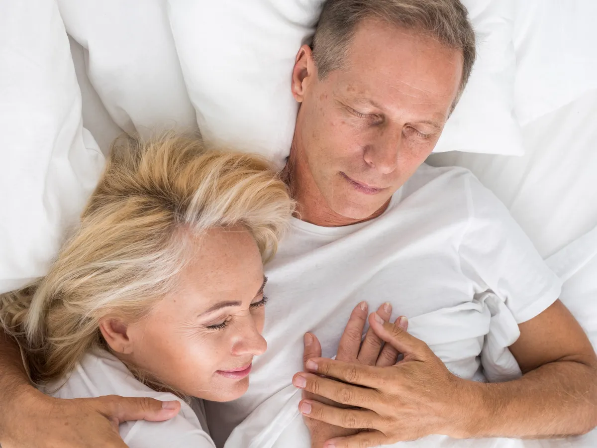 Cuplu care doarme - Foto: Freepik (Imagine cu rol ilustrativ)