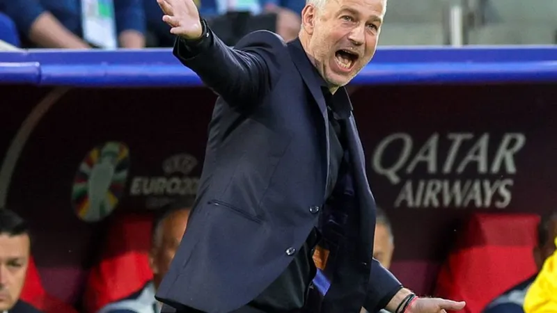 Euro 2024. Discursul lui Edi Iordănescu, înainte de meciul cu Slovacia. "Suntem luptători mereu!" - Foto: Profimedia Images