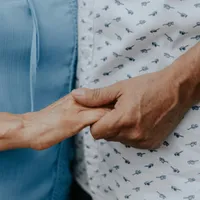 Fiica și părinții nu se mai suportă, instanța îi obligă să stea împreună. Ce tevatură poate ieși? - FOTO: Pexels(imagine cu rol ilustrativ)
