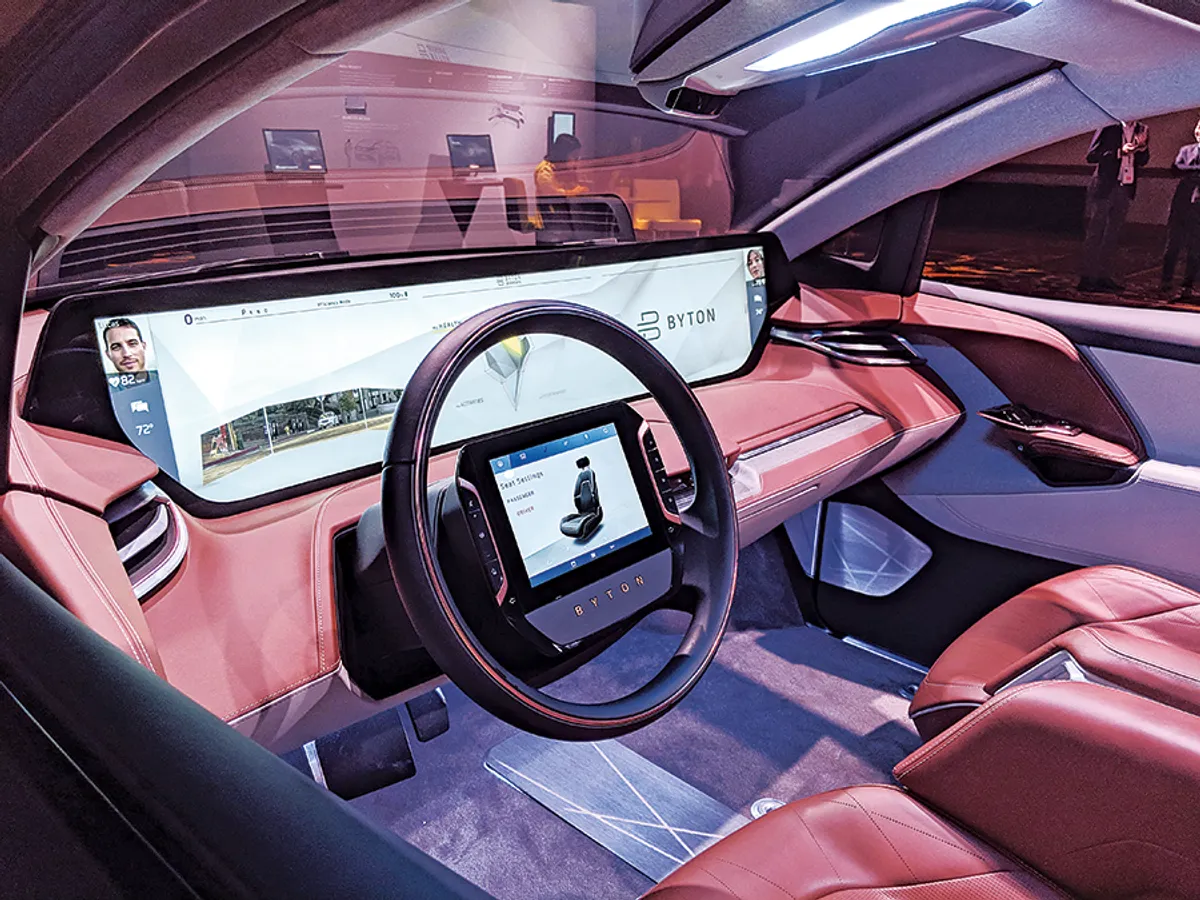 Un prototip al unui SUV electric Byton M-Byte