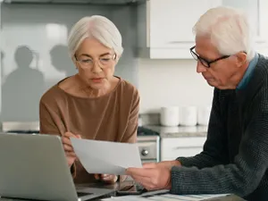 Foto: Pensionarii vor plăti contribuții sociale timp de trei ani Sursa: Freepik