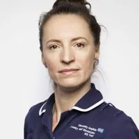 Claudia Anghel fotografiată de  John Rankin, pentru NHS