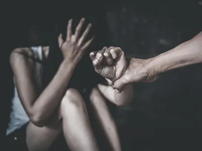 Scene șocante în Italia. Un român și-a snopit în bătaie iubita după și a aruncat-o într-o prăpastie - Foto: Profimedia images - Caracter ilustrativ