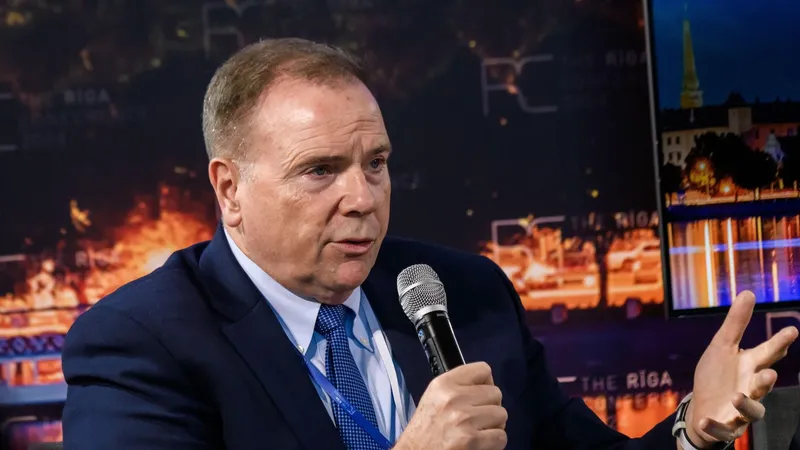 Fost șef al Armatei SUA în UE: „Dacă Rusia atacă NATO va lovi Portul Constanța cu sute de rachete” - Foto: Profimedia images