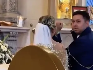 VIDEO Era în fața altarului cu viitoarea soție de mână, dar îl interesa altceva! Reacție ”de milioane” după o întrebare pusă