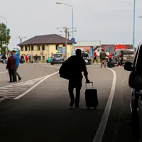 Un tânăr a fost prins cu permis auto fals mergând pe jos Foto: INQUAM Photos/Virgil Simonescu