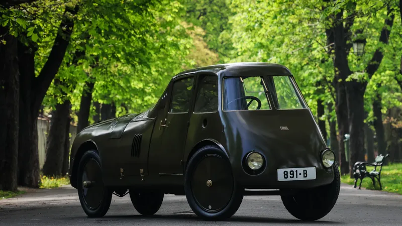 Automobilul Persu, prima mașină aerodinamică cu roți integrate din lume - Foto: Dragoș Savu/RacingWheels