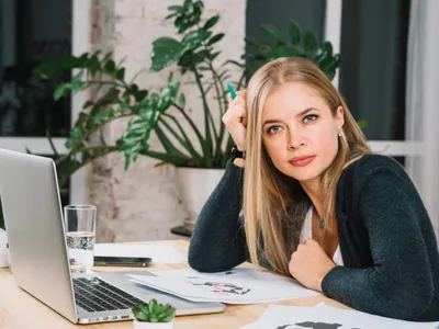 Femeie la bitou - Foto: Freepik