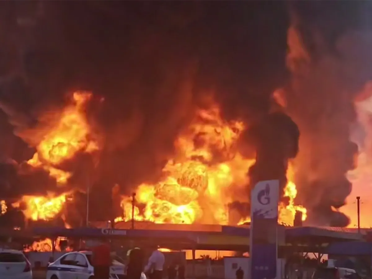 VIDEO Ucraina distruge petrolierele Rusiei oriunde le găsește. Două, lovite la terminalul din Marea Neagră