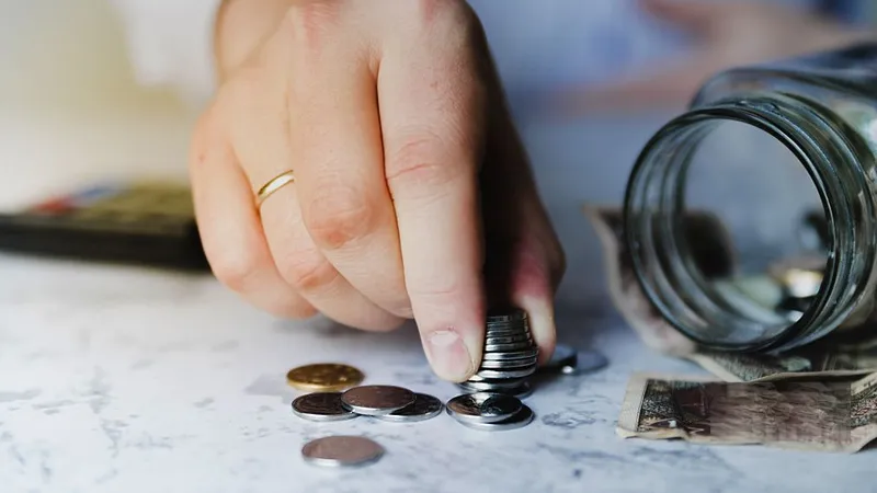 10.000.000.000 € plăteşte anual statul, pe 17 ajutoare sociale. Care sunt județele fruntașe? - Foto:. Freepik/CC0