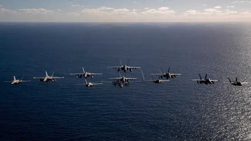 Operațiuni aeriene ale grupului de luptă al portavionului britanic HMS Prince of Wales - Foto: Profimedia Images