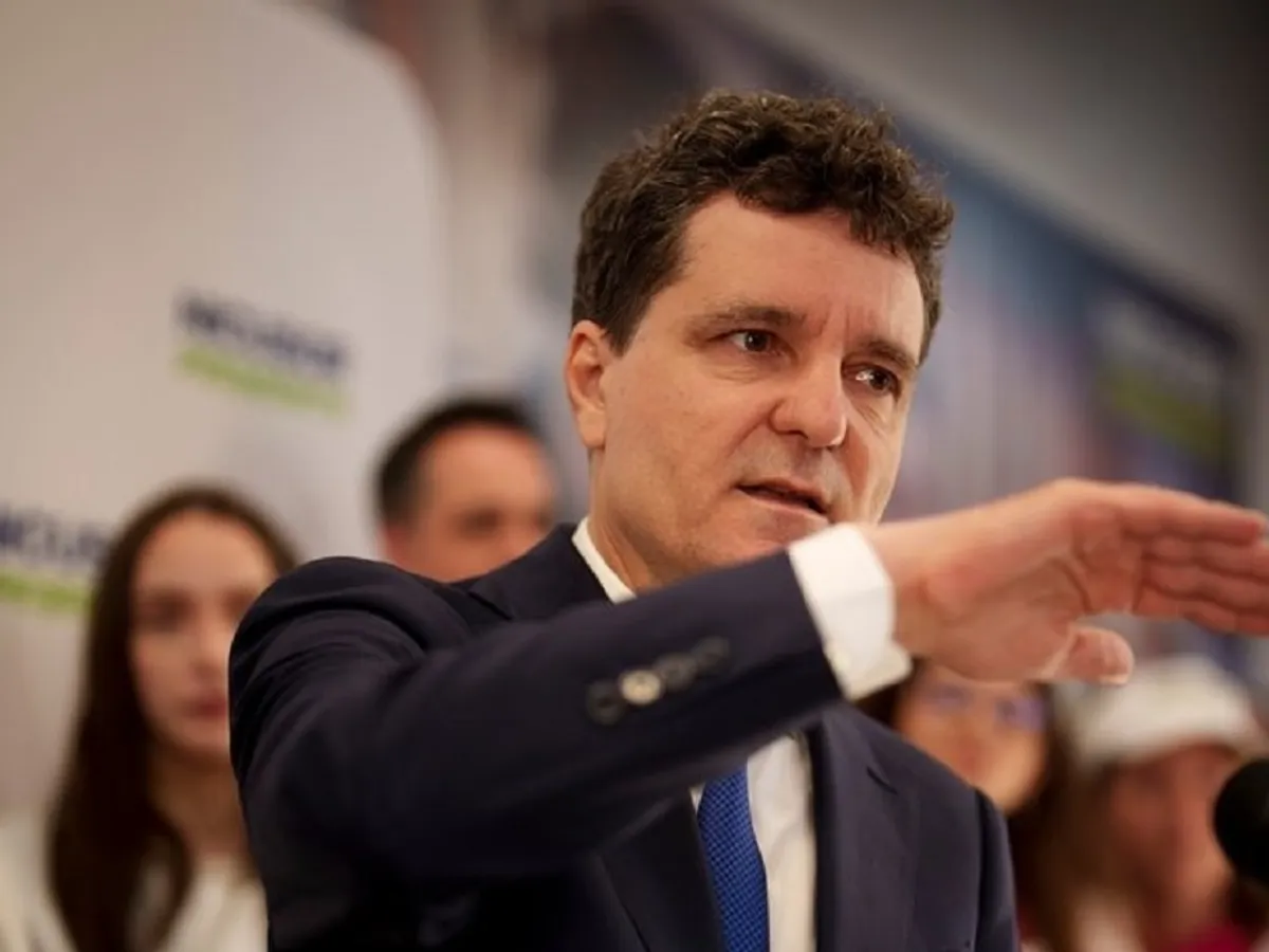 SONDAJ pentru prezidențiale publicat de Nicușor Dan. Simion și Ponta, pe primele locuri. Cine e pe 3 - Foto: Profimedia Images