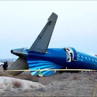 Avionul Azerbaijan Airlines, doborât de un sistem militar rus de apărare aeriană - Foto: X/@front_ukrainian (imagine cu caracter ilustrativ)