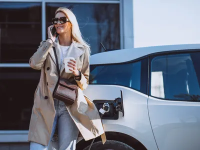 Mașina electrică - Foto: Freepik