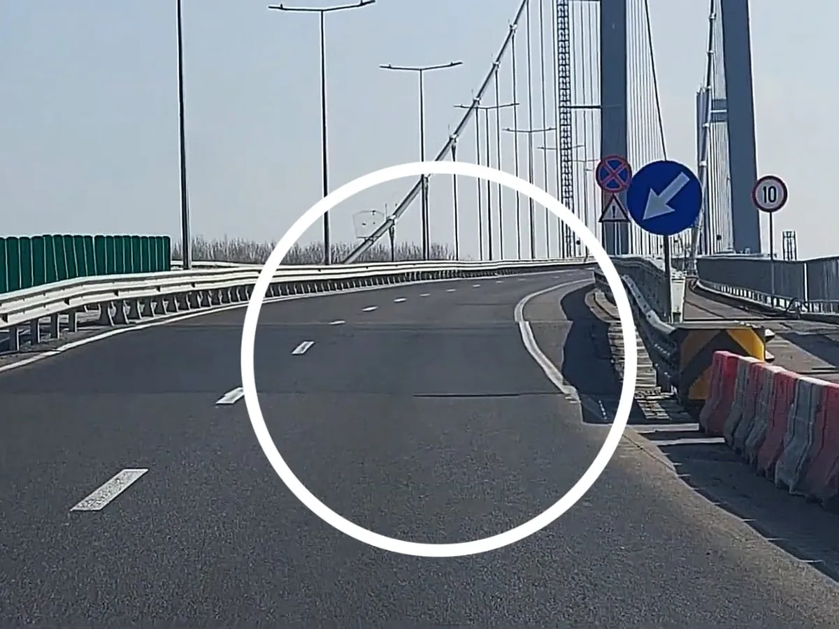 Podul de la Brăila are probleme - Foto: FB