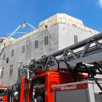 O clădire aflată în reabilitare pe Calea Victoriei din Capitală a luat foc. / Foto: ISU BIf