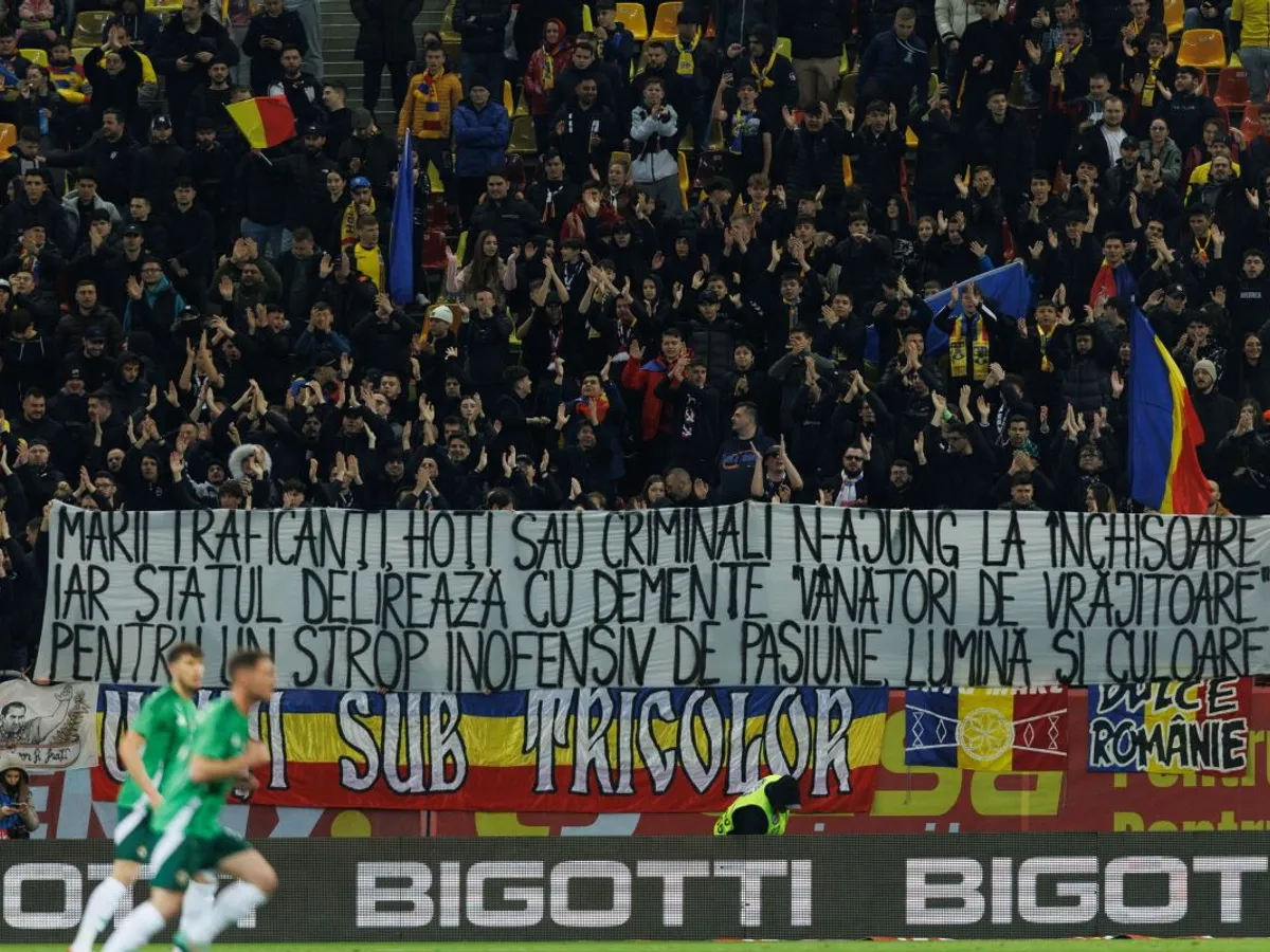 Imagine tipică cu ultraşii Uniţi sub Tricolor - Foto: INQUAM PHOTOS/Bogdan Buda