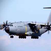 China, acuzată că a țintit cu laser un avion german în Marea Roșie. Berlinul cere explicații - Foto: Profimedia images