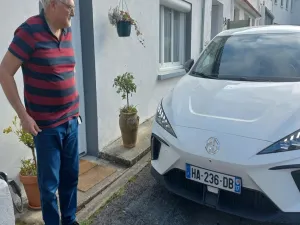 Șoc la priză, pentru un pensionar! Factură de 1.195 € pentru o singură încărcare a mașinii electrice - Foto: sudouest.fr
