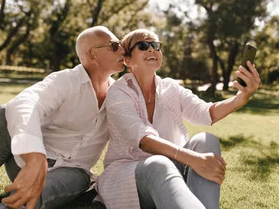 Obiceiul bărbaților care au căsnicii fericite timp de decenii. Ce le face pe femei să se simtă iubite? - Foto: Freepik (Imagine cu rol ilustrativ)