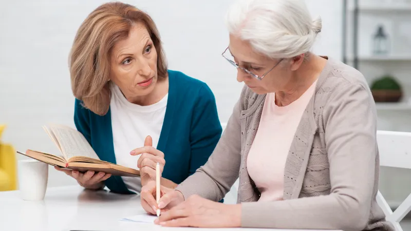 Ce pași trebuie să faci să contești pensie? Care pensionari au dreptul la recalcularea pensiei? Foto: Freepik (fotografie cu caracter ilustrativ)