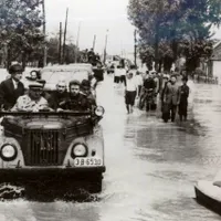 Ce spunea Ceaușescu la marile inundații din anii '70 - Foto: Fototeca online a comunismului românesc - cota 1/1970