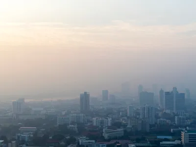 Capitală acoperită de ceață toxică: autoritățile emit avertismente îngrijorătoare pentru populație - FOTO: Freepik(imagine cu rol ilustrativ)