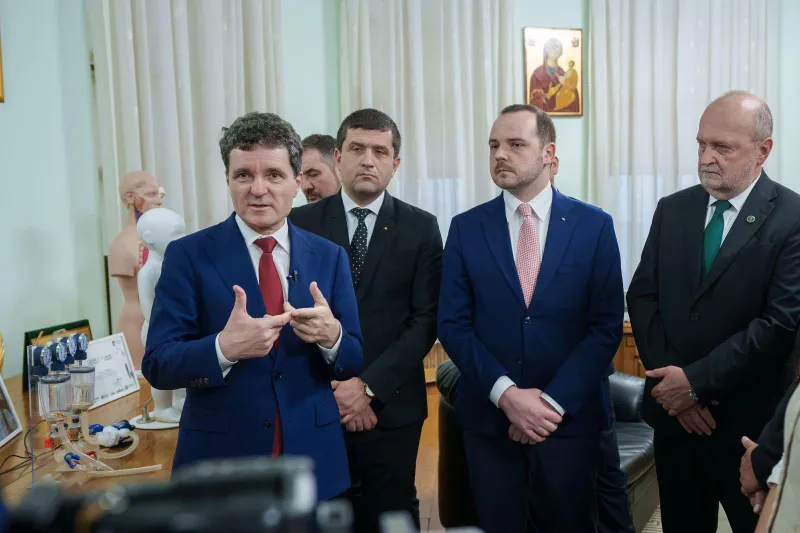 Nicușor Dan și Alexandru Rogobete - Foto: FB