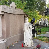 Povestea „doamnei cu umbrelă” din Cimitirul Bellu. Moare de tânără, oamenii o aud cum plânge - Foto: Wikimedia Commons