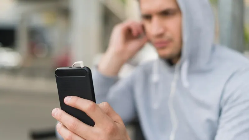 Escrocherie în numele lui Călin Georgescu. 15 lei pentru fiecare like pe TikTok. Apoi ajungi falit - Foto: freepik (rol ilustrativ)