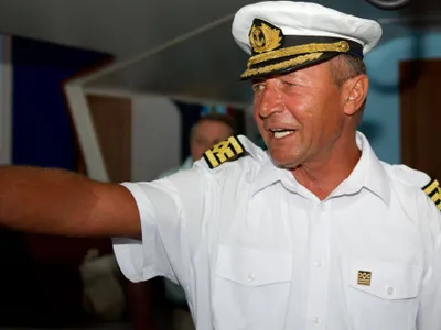 „Și pietrele mă cunosc în Strâmtoarea Ormuz”. Ce îl îngrijorează pe fostul comandant de vas Traian Băsescu, după atacarea Iran