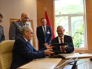 Ministrul Apărării Benny Gantz și omologul marocan Abdullatif Loudiyi au semnat un acord de apărare la Rabat/Foto: Defense Ministry