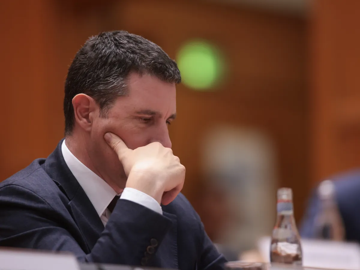 Vicepremierul Tanczos Barna, la dezbaterea şi votul moţiunii de cenzură din 15 decembrie - Foto: INQUAM PHOTOS/George Călin