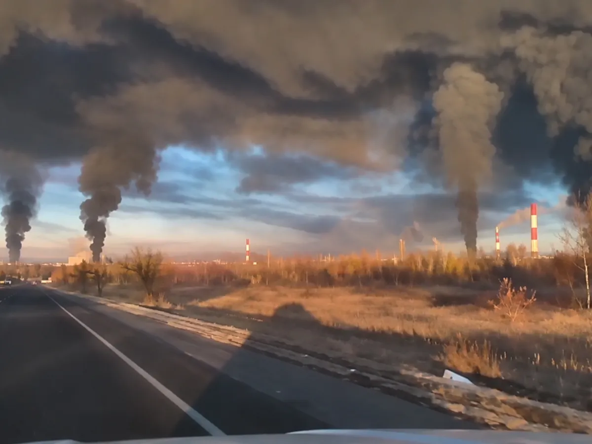 VIDEO Imaginile apocalipsei în Rusia: Incendiu uriaș la o rafinărie Rosneft, după un atac cu drone ucrainene
