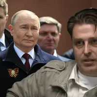 Strănepotul lui Stalin îl atacă pe Putin. „Războiul din Ucraina este ilegal. Poporul nu e de acord” - Foto: Profimedia images - colaj X
