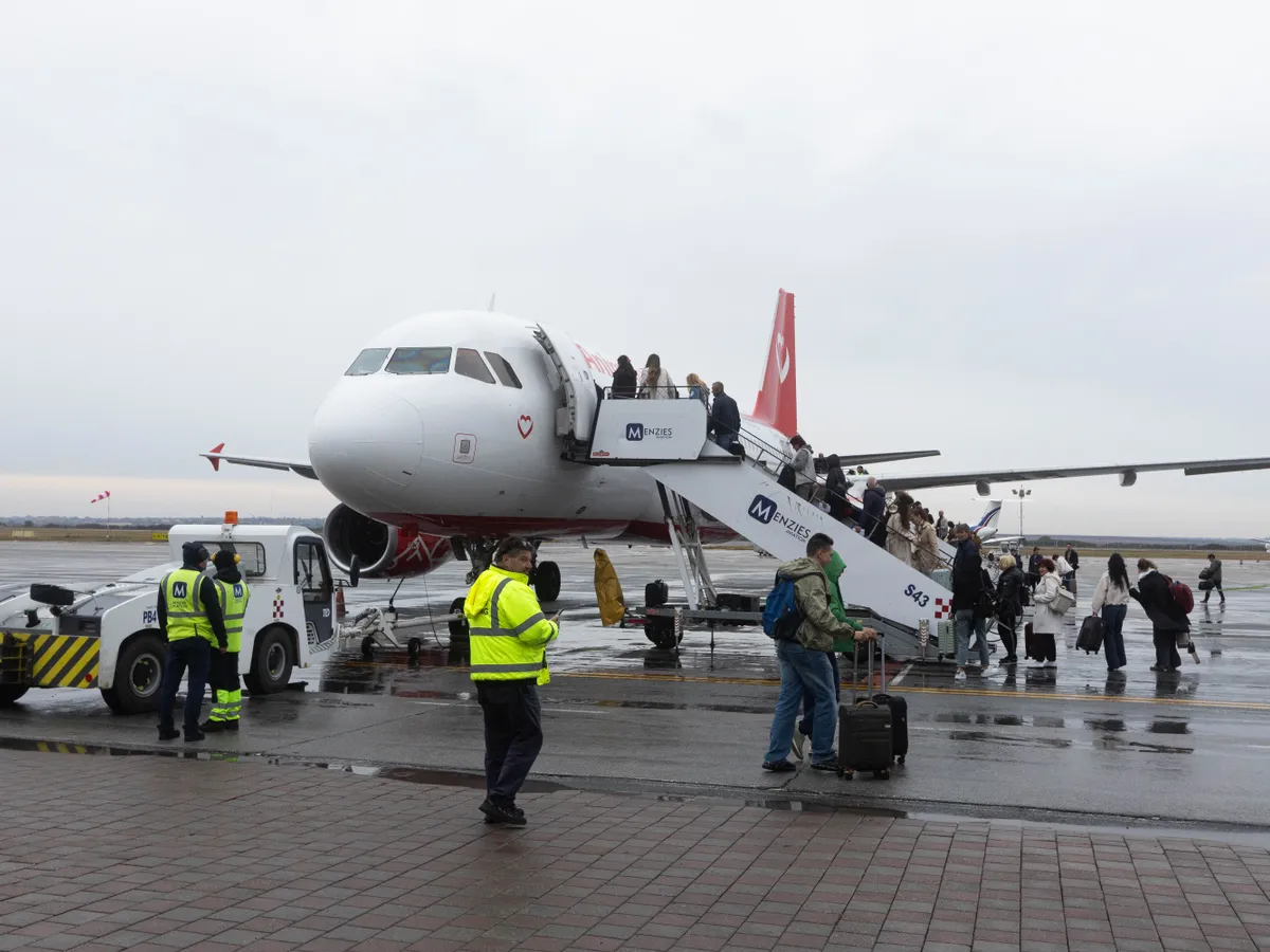 Transportul aerian de pasageri a crescut cu 8,2% în primele nouă luni din 2025