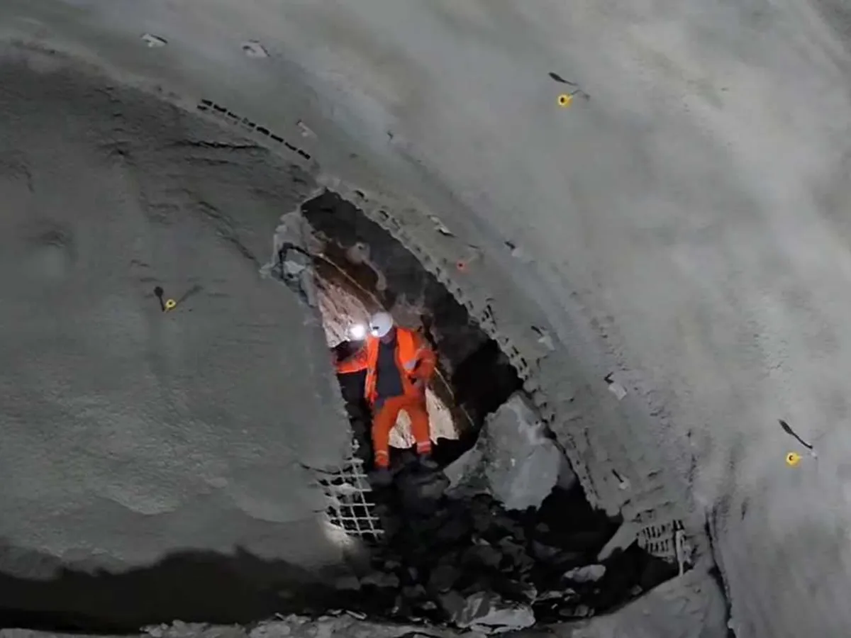 A fost străpunsă o nouă galerie de tunel pe A1 - Foto: captură video