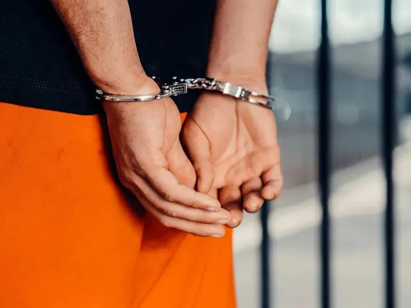 Caz șocant! Fetiță de 5 ani, violată într-un garaj din spatele unui bloc de un bărbat de 54 de ani - Pexels(imagine cu rol ilustrativ)