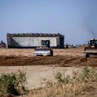 Autostrada 7, care costă 1.100.000.000 €, trece prin ferma unui om. Se judecă cu statul - Foto: INQUAM PHOTOS / Ovidiu Micsik - imagine cu caracter ilustrativ