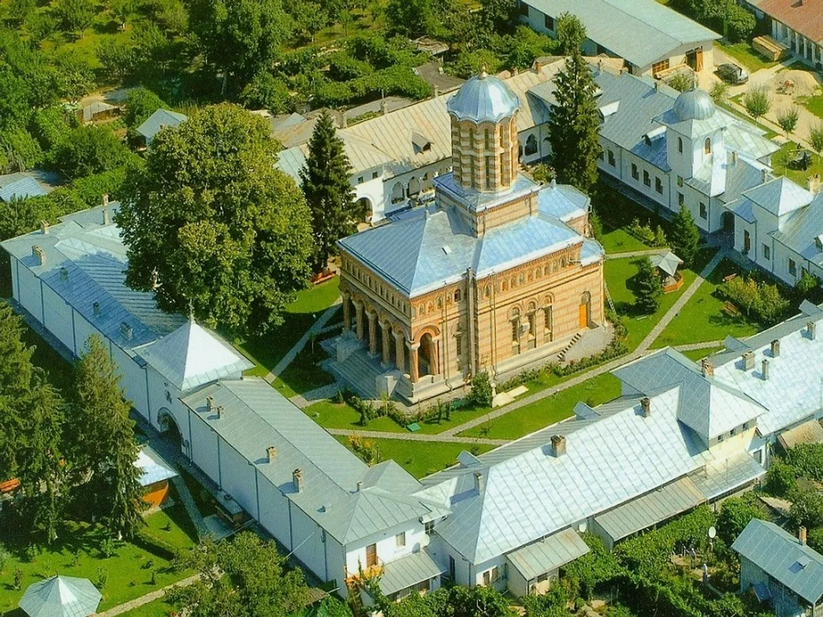 Mănăstirea și biserica Samurcăsești - Foto: manastirea-samurcasesti.ciorogarla.ro