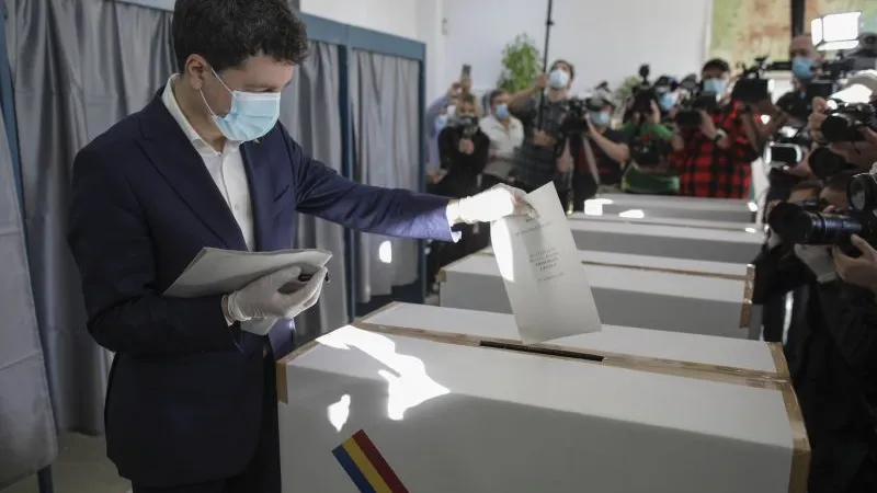 Nicușor Dan a votat. Foto Inquam Photos/Octav Ganea