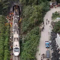 Cel mai grav accident feroviar din Taiwan, provocat de o camionetă. / Foto: cnn.com