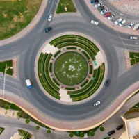 Mulți șoferi habar nu au cum să semnalizeze în giratoriu. Stânga sau dreapta? Ce zice Codul Rutier - Foto: pexels.com/ Mikhail Nilov - Imagine cu rol ilustrativ