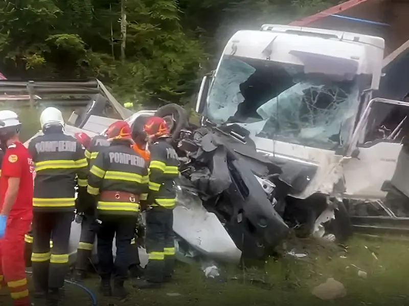 Accident tragic cu doi morţi. O autoutilitară s-a răsturnat în afara drumului - Foto: dincolodesport.eu