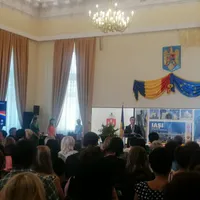 Elevii de 10 la examenele naționale, premiații de autorități în fața părinților și profesorilor - Foto: TeleM Iași