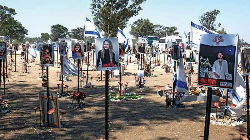 există mai multă activitate turistică la locul festivalului Tribul lui Nova din sud, unde vizitatorii vin să aducă un omagiu celor uciși, torturați și răpiți pe 7 octombrie