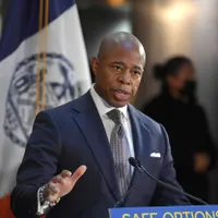Primarul New York-ului, cercetat pentru corupție. FBI i-a confiscat telefoanele și calculatoarele - Foto: Profimedia Images