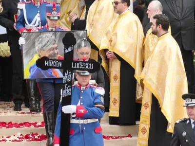 3 persoane au ținut discursuri în biserică, la slujba de înmormântare a lui Mircea Lucescu