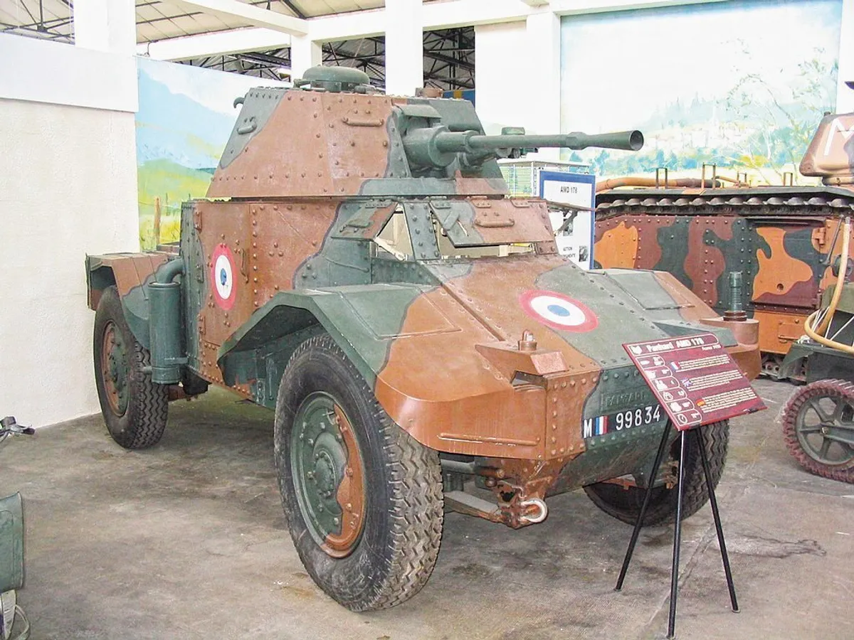 Panhard 178 este o automitralieră de recunoaștere proiectată în 1935 pentru armata franceză