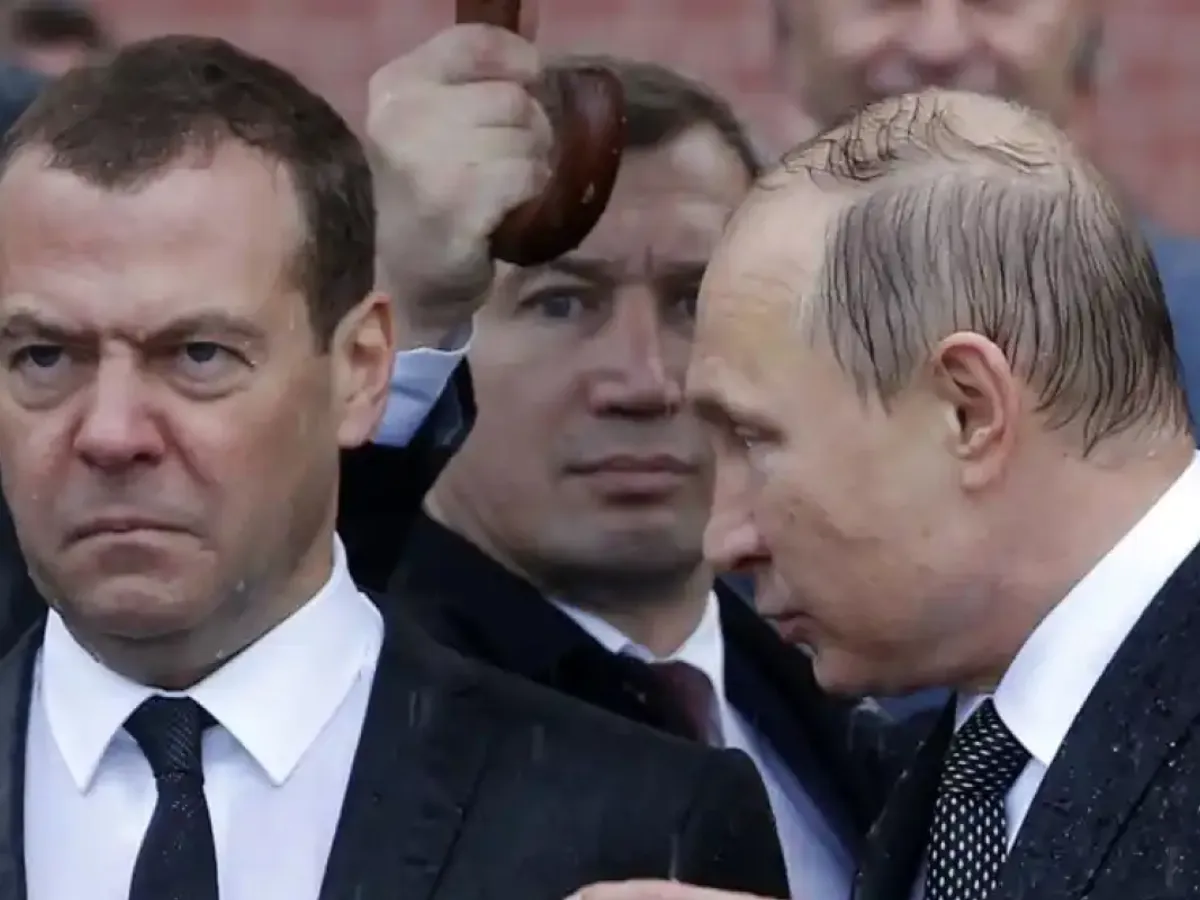 Dimitri Medvedev și Putin - Foto: Profimedia images